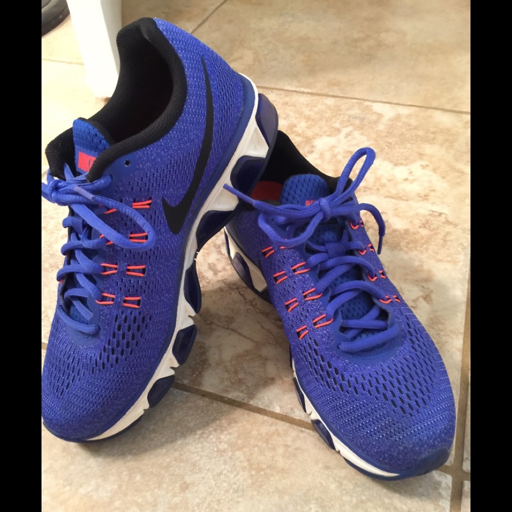 Nike blue tailwinds